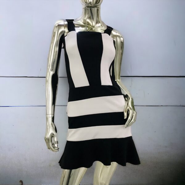 Vestido Crepe Alcinha Preto/Branco Tam.Unico