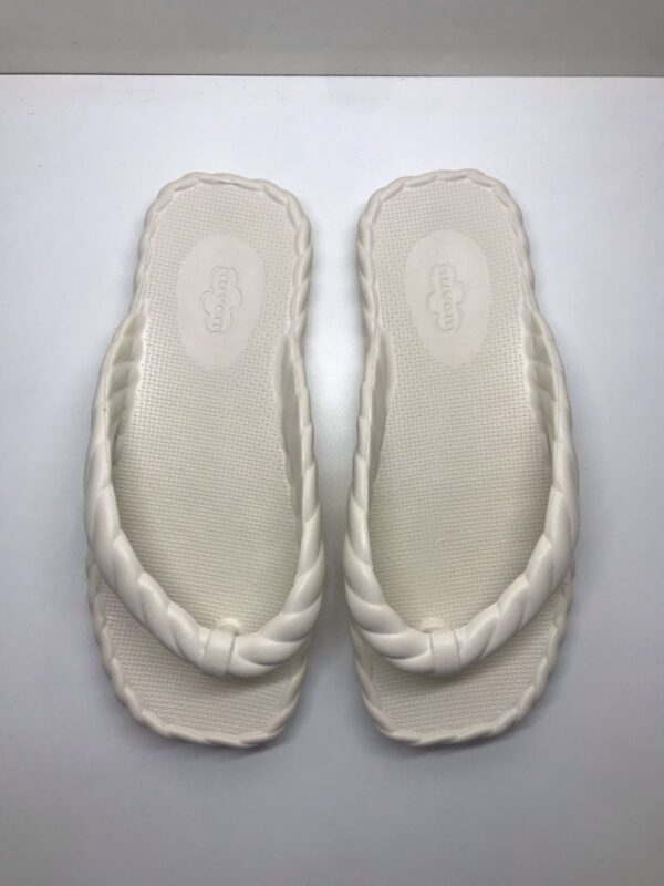 Chinelo em Eva 2 Tiras Off White Ref.400 - Image 4