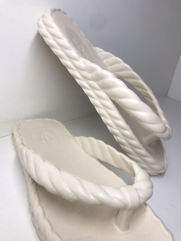 Chinelo em Eva 2 Tiras Off White Ref.400